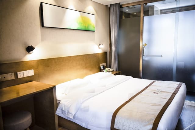Cozy Room - Courtyard-View (Double Bed)