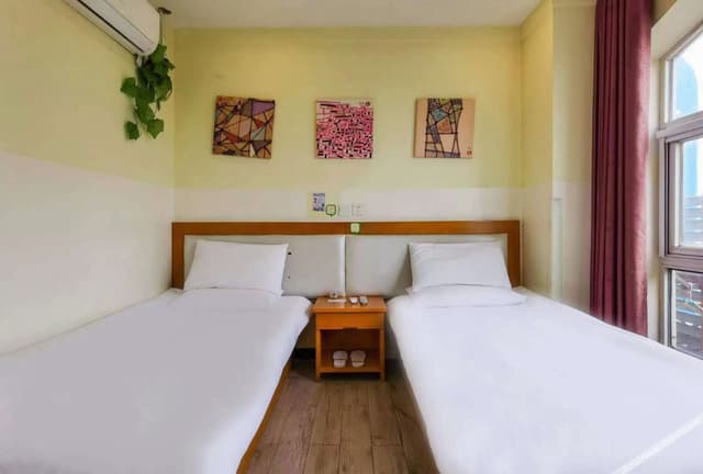 Guestroom (2 beds)