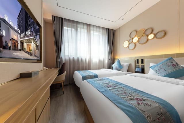City Twin Room