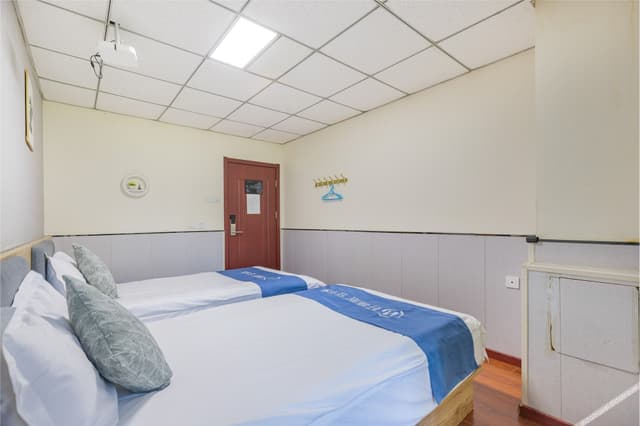Standard Room (2 Beds)
