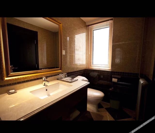 Budget Queen Room
