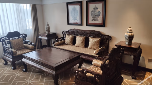 Queen Suite