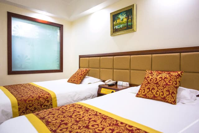 Business Standard Room