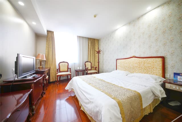 Superior Queen Room