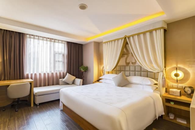 Honeymoon Room