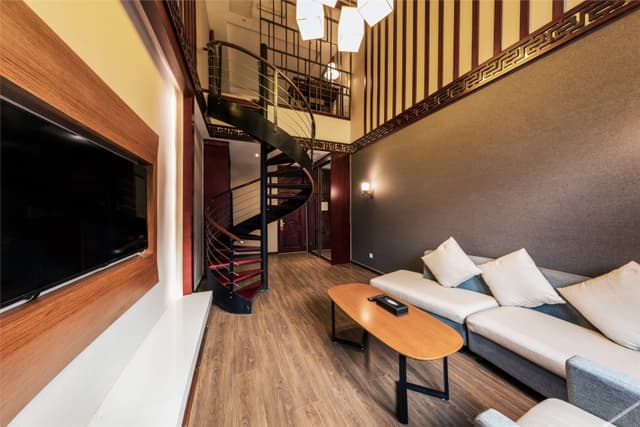 Multi-level Double Room