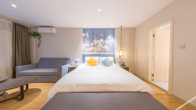 Queen Room