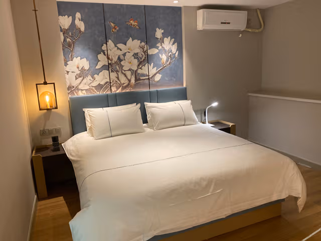 Queen Room