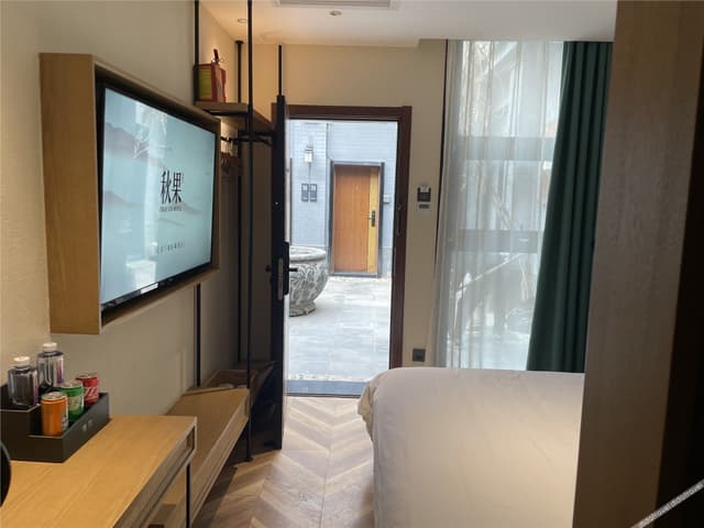 Boutique Queen Room