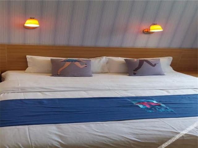Business Queen Room