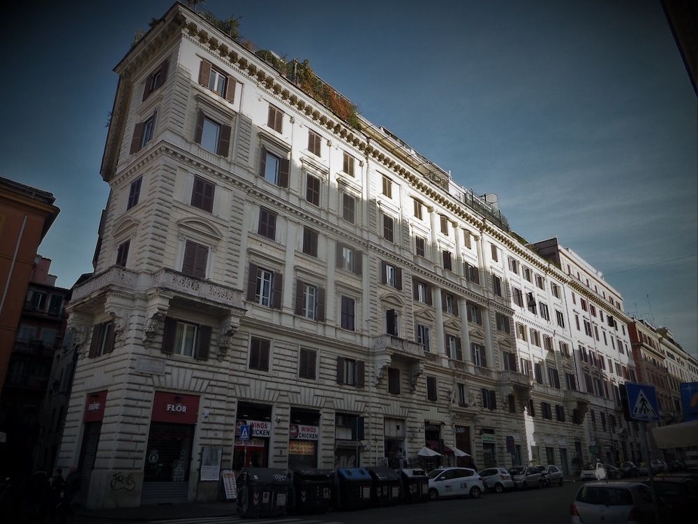 2 Passi Al Colosseo B&B1