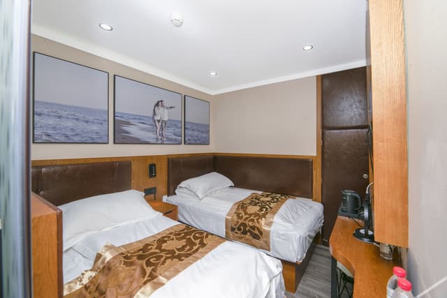 Cozy Room (2 beds)