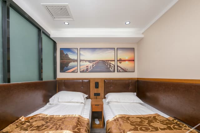 Cozy Room (2 beds)