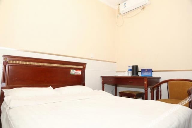 Double Room (No Window)