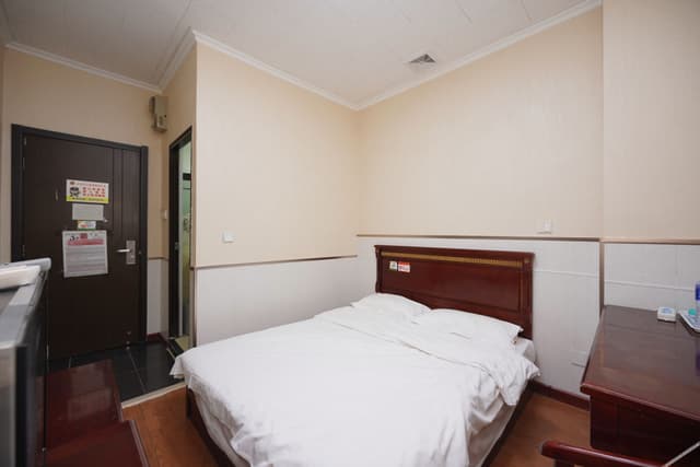 Double Room (No Window)