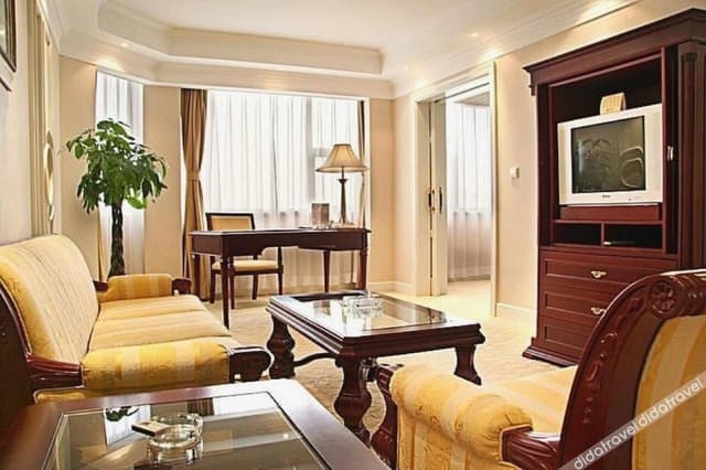 Deluxe Suite