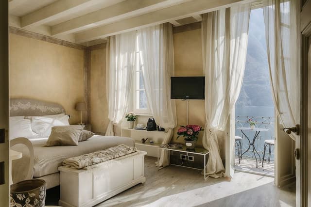 Romantic Double Room, Balcony, Lake View
