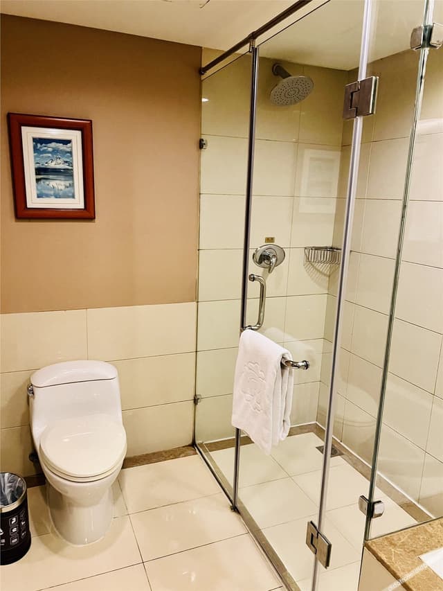 Deluxe Business Queen Room