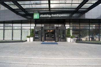 Holiday Inn Express Beijing Huacai by IHG0