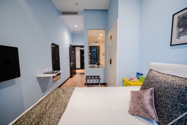 Artist Single Room
