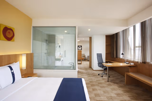 1 King Bed Suite