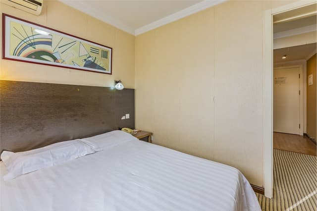 Queen Room
