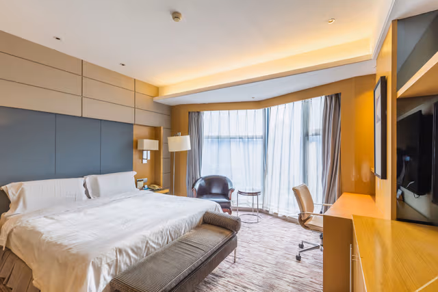 Deluxe Queen Room
