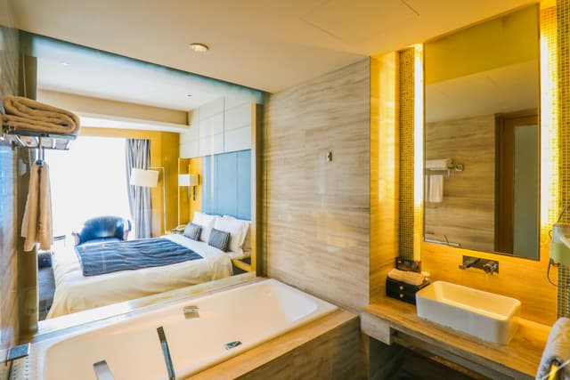 Deluxe Queen Room