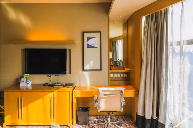 Deluxe Queen Room