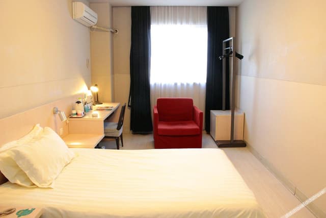 Standard Room B