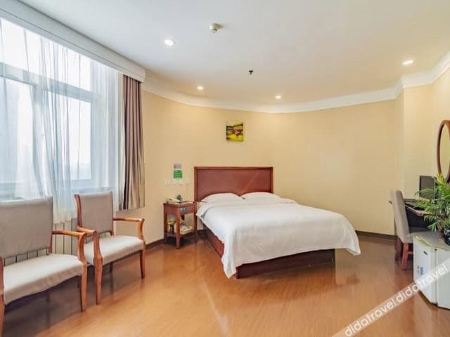 Business Queen Bed Room