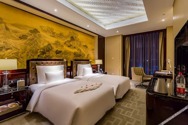 Cozy 2-bed Room