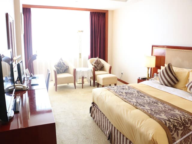Business King Room