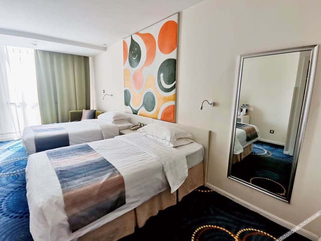 Business Standard Room