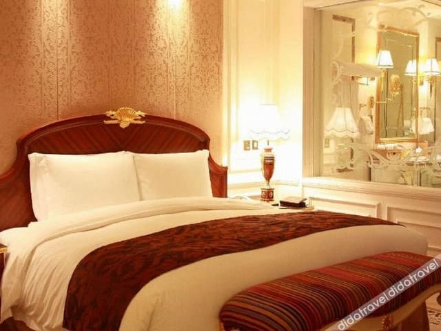 Premier Deluxe Room (Double Bed)