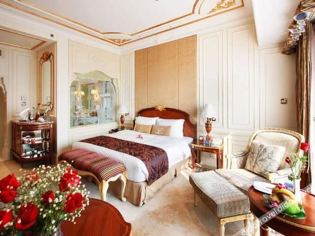 Deluxe Queen Room