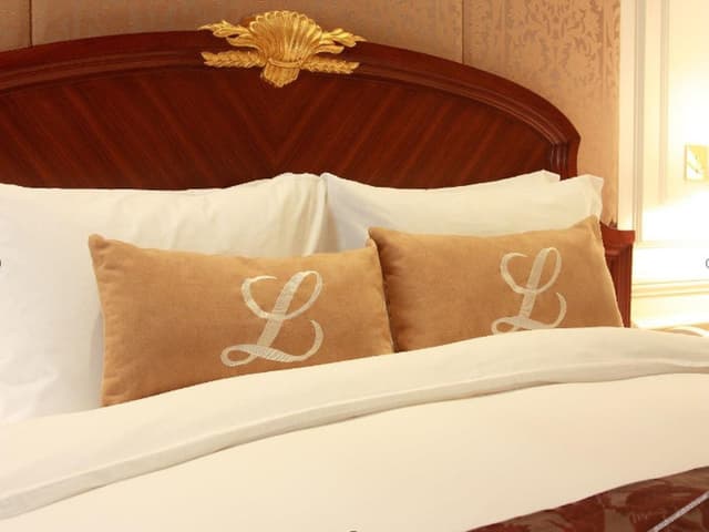 Deluxe Queen Room