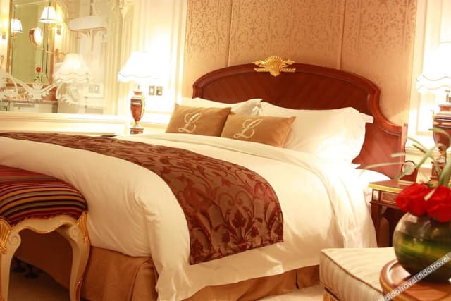 Premier Deluxe Room (Double Bed)