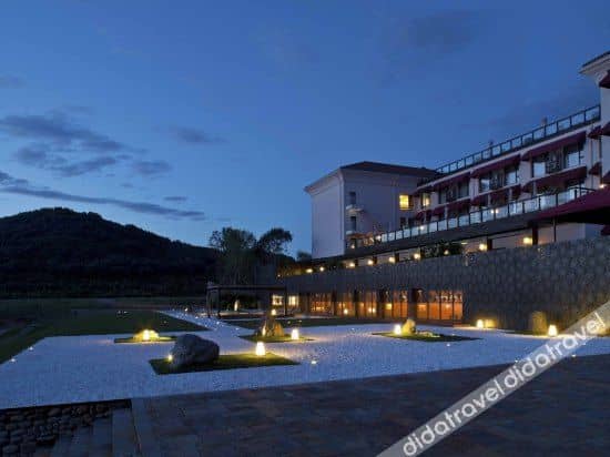 โรงแรมรีสอร์ตทะเลสาบจินไห่ โรงแรมรีสอร์ตทะเลสาบจินไห่