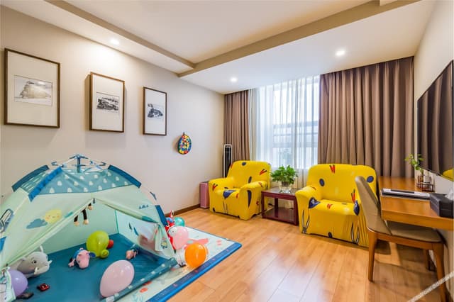 Business Superior Family Friendly Room
