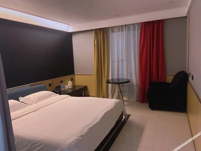 Boutique Queen Room
