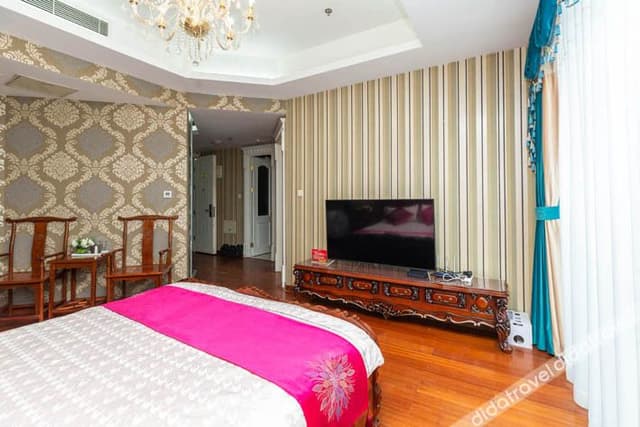 Deluxe Business Suite