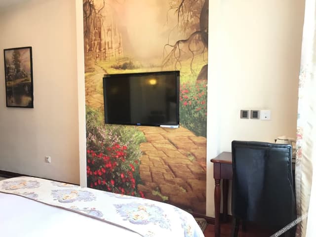 Featured Deluxe Queen Room