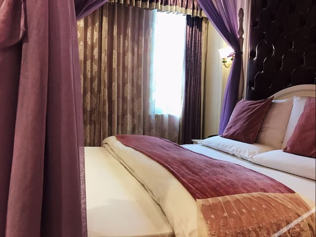 Featured Deluxe Queen Room