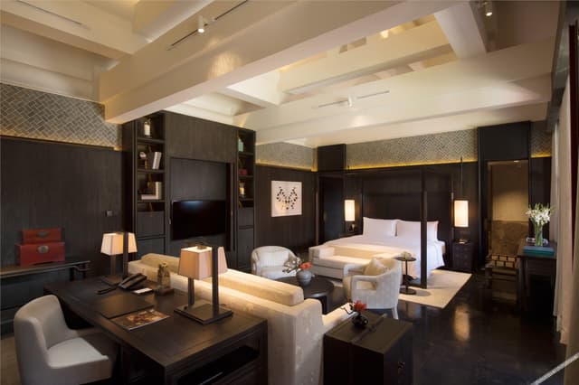 Courtyard Suite