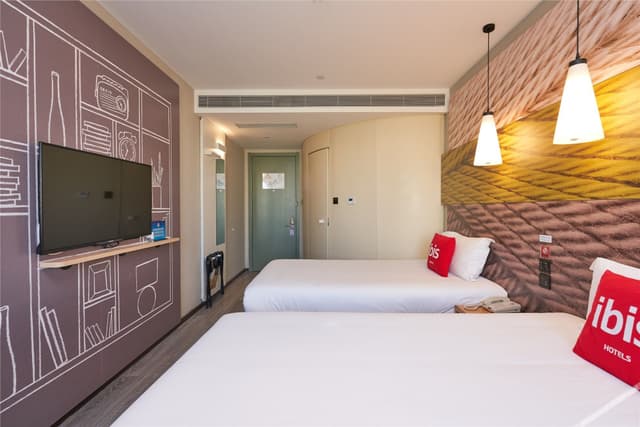 Business Room (2 Beds)