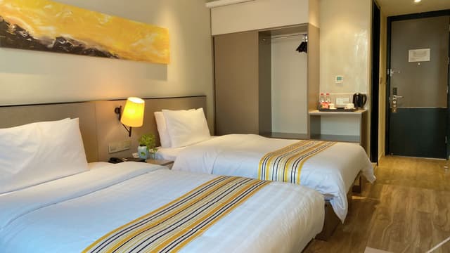 Standard Twin Room (No window)