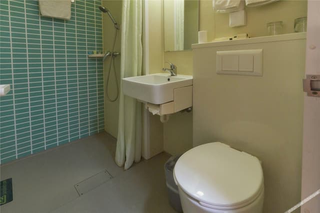 Queen Room (Without Window)