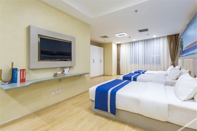 Triple Room