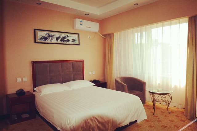 Queen Room